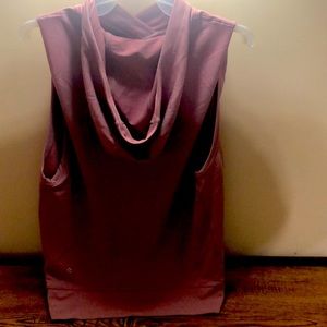 Lululemon women’s stronger as one pink sleeveless hoodie